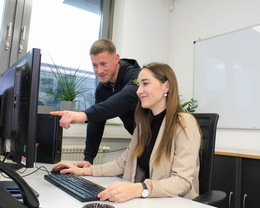 Bewerben Sie sich für eine Ausbildung zum Industriekaufmann / zur Industriekauffrau bei Pokolm.